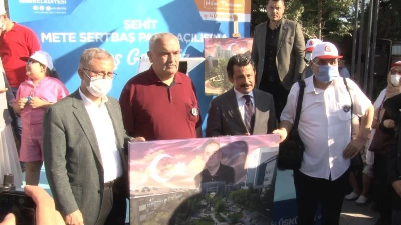 Üsküdar’da açılışı yapılan parka, 15 Temmuz Şehidi Mete Sertbaş’ın ismi verildi
