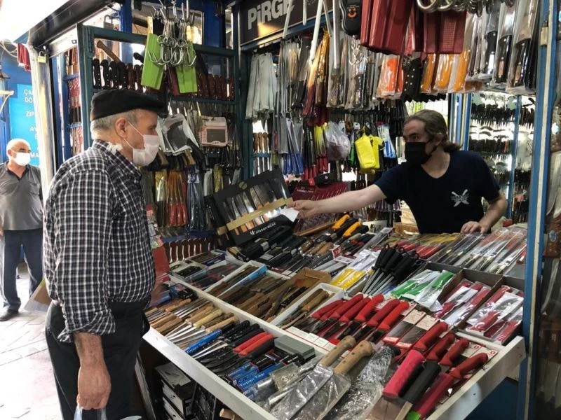 Bıçakçı esnafı yoğunluğun çözümünü numaralandırmada buldu
