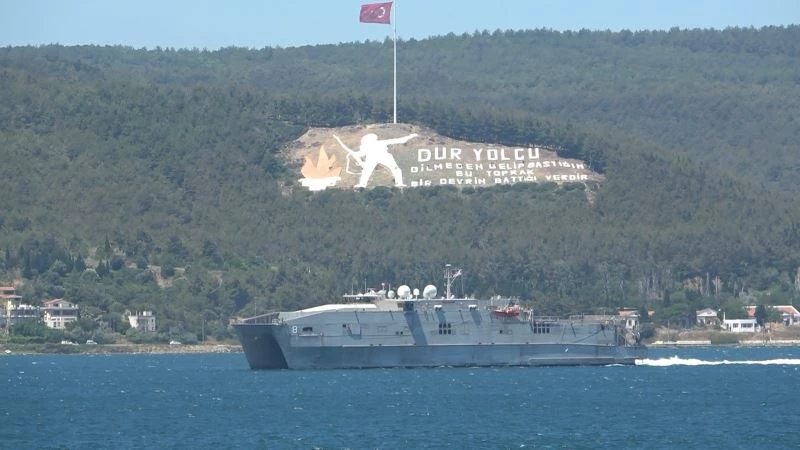 ABD Donanması’na ait ’USNS Yuma’, Çanakkale Boğazı’ndan geçti

