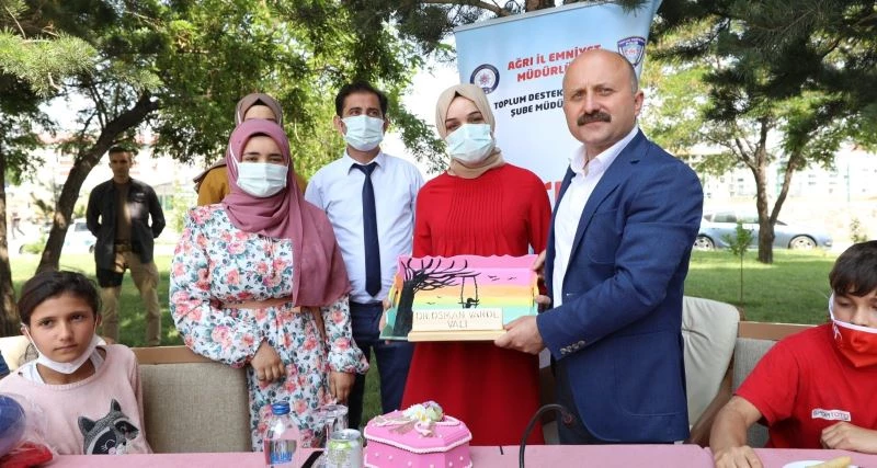 “Yarına Umutla Bakan Çocuklar” Ağrı’da bir araya geldi
