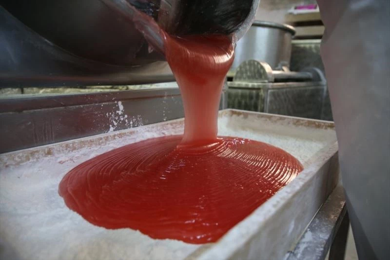 Yarım asırlık dükkanda düğün ve bayramların vazgeçilmezi 