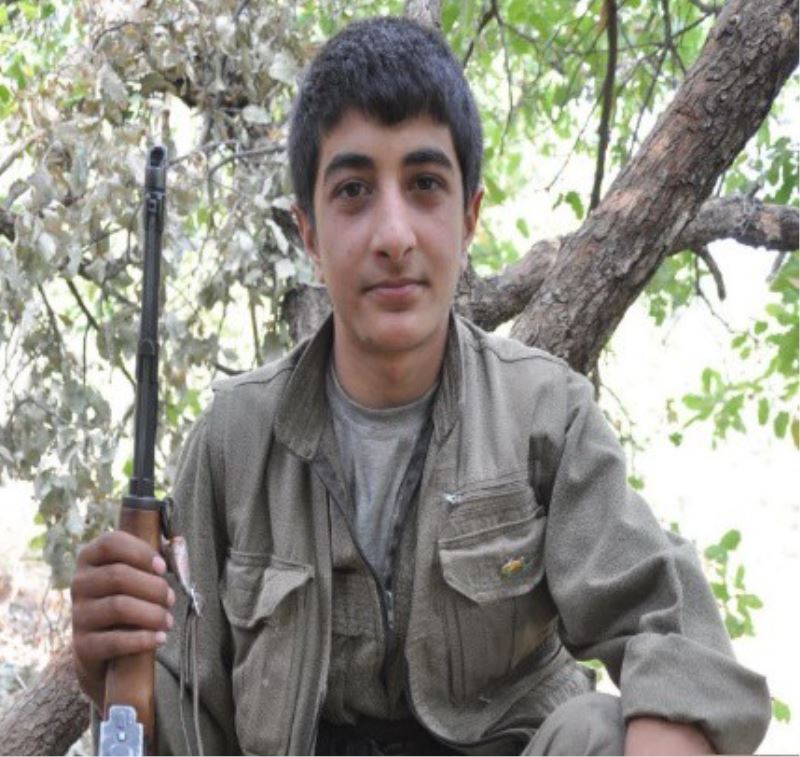 MİT’in Irak’ın kuzeyinde bulunan Duhok’taki operasyonunda, Türkiye’ye patlayıcı göndermeye çalışan PKK’lı teröristler Barış Soydan ve Emrah Yıldızer etkisiz hale getirildi.
