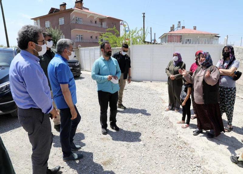 Van Büyükşehir Fidanlık- İskele sahil yolunda çalışmalarını sürdürüyor
