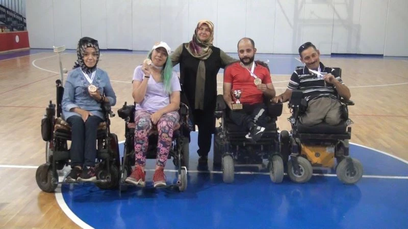 İlk kez katıldıkları şampiyonada büyük başarı elde ettiler
