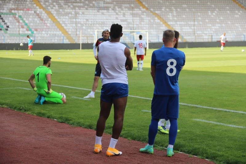 BB Erzurumspor - Antalyaspor maçının hakemleri stada gelmedi
