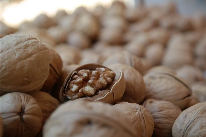 Ev baklavasını tercih edenler pazar alışverişinde

