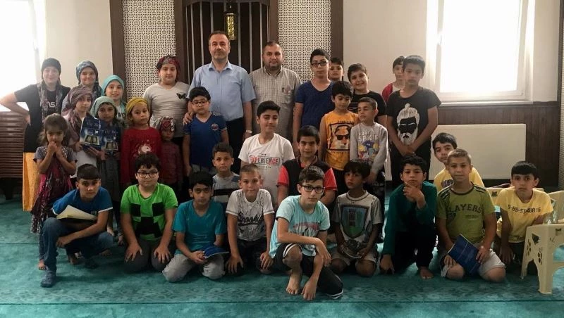 Camiler, çocuklarla cıvıl cıvıl
