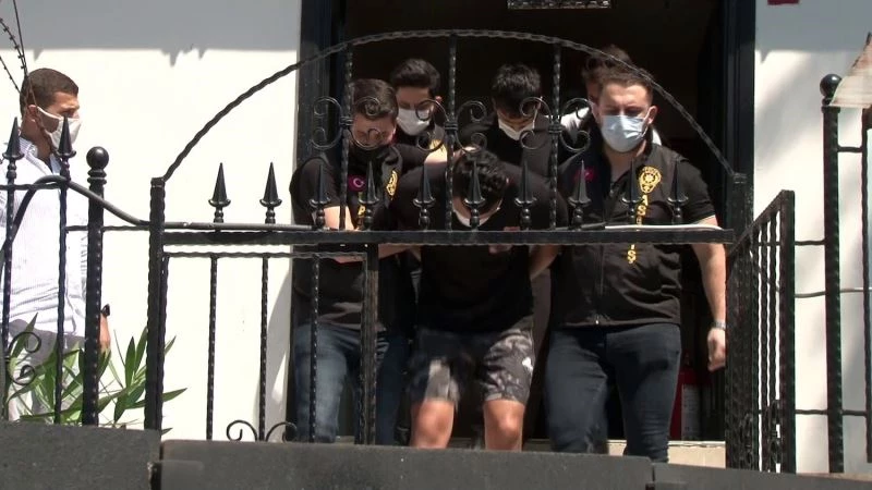 Fatih’te gasp şüphelileri 450 saat görüntü izlenerek yakalandı
