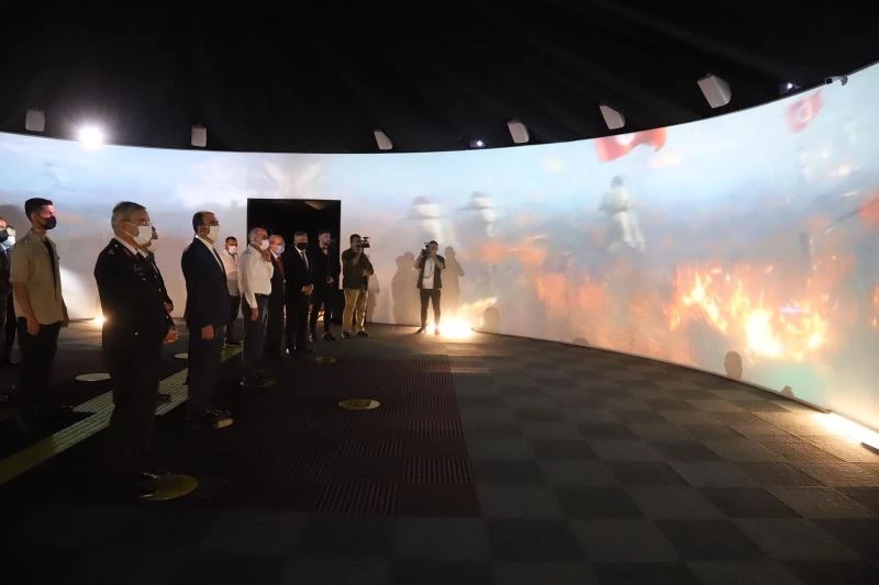 Konya protokolü 15 Temmuz dijital gösterimini izledi
