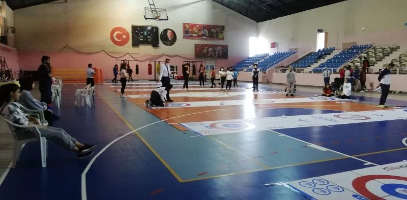 Erzurum’da Floor Curling müsabakaları başladı
