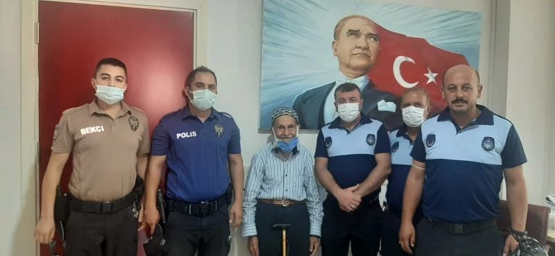 İmamın adı kullanılarak dolandırılan yaşlı adamı polis ve zabıta teselli etti
