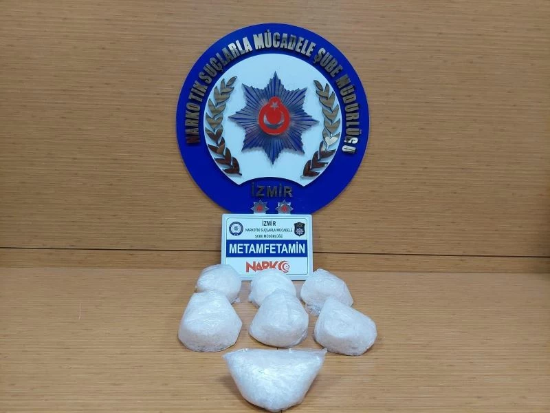 İzmir’de otoyol gişelerinde uyuşturucu operasyonu: 3 gözaltı
