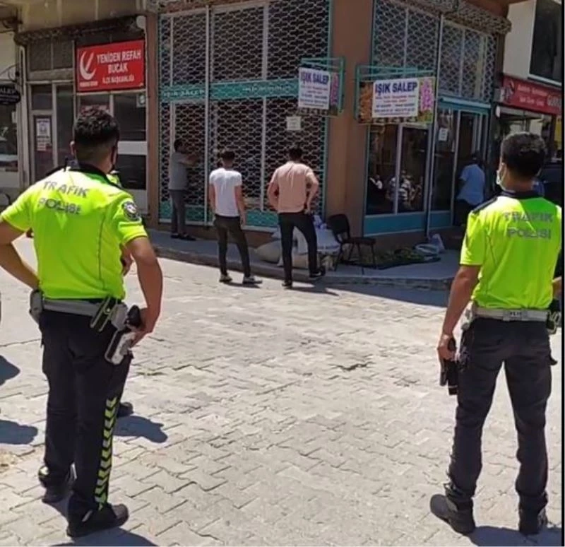 Bucak’ta iş yerini silahla basıp alacağını istedi
