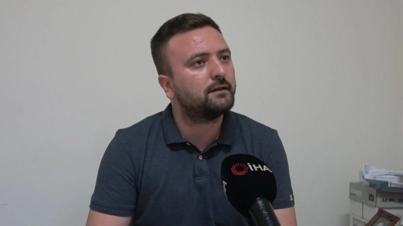 (Özel) Bursa’da 3. kata balta fırlattı, satırla tehdit etti
