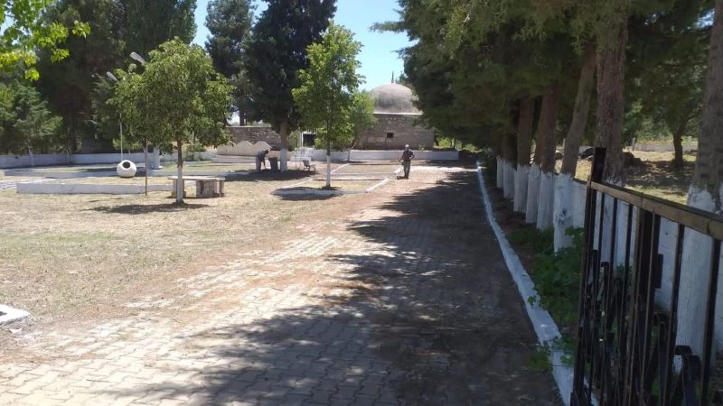 Selçuklu Komutanının türbesinde bayram düzenlemesi
