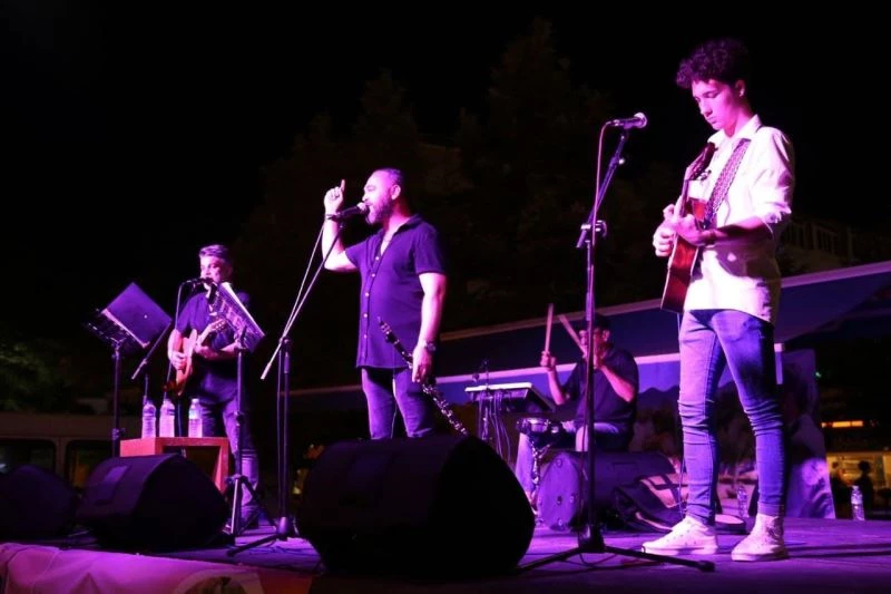 “Defne yaşasın müzik susmasın” konserleri sürüyor
