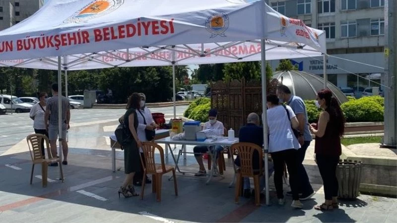 Yasaksız ilk hafta sonunda aşı seferberliği: “Hem sahille özlem giderelim hem de aşımızı olalım”
