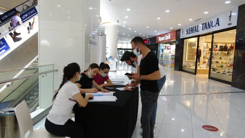 Kısıtlamalar kalktı, alışveriş merkezleri sıkı tedbirlerle çalışmaya başladı
