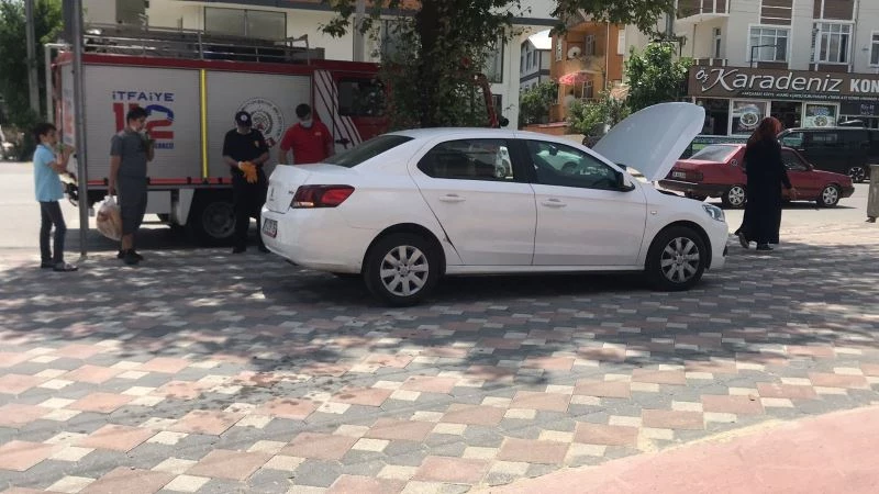 Ezmemek için durdu, arabaya girince ekipler harekete geçti
