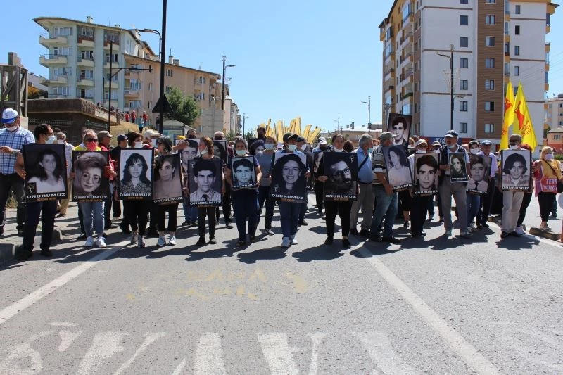 Madımak olayında hayatını kaybedenler anıldı
