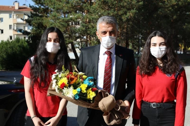 Vali Mehmet Makas: “Devletimiz çocuklarımızın hayallerinin ötesinde bir Türkiye inşa etmek için çalışıyor”
