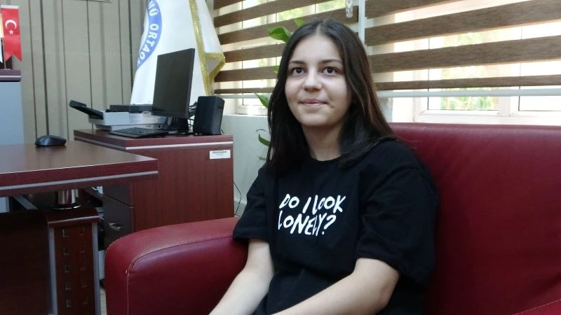 LGS Türkiye ikincisi Nisanur’un başarı sırrı: Çok kitap okumak
