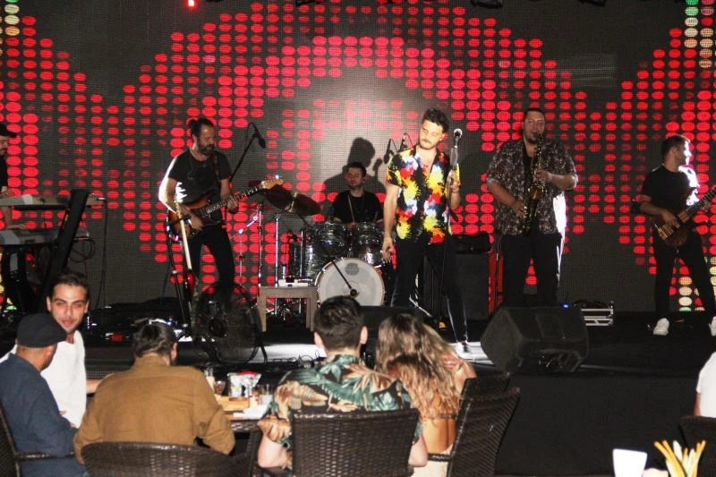 1 yıllık hasret sona erdi; Bodrum’da konser özlemi bitti
