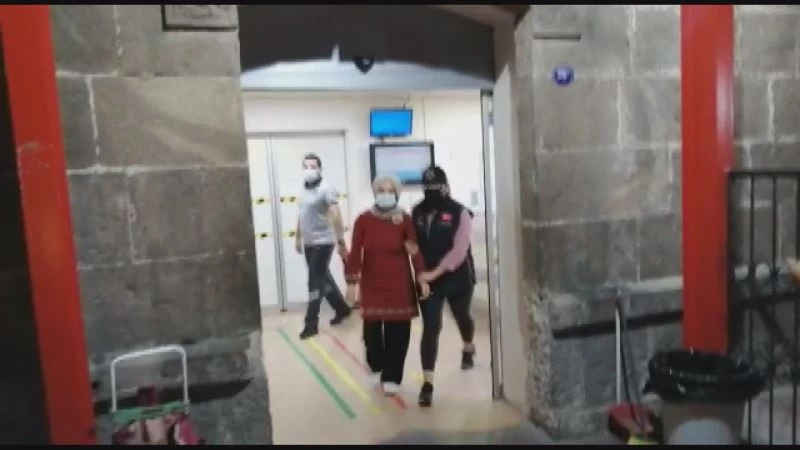 İzmir’de FETÖ operasyonu: Bölge Talebe Mesulü saklandığı adreste yakalandı
