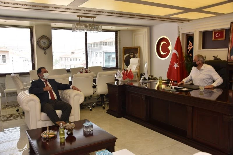 Başkan Bakkalcıoğlu Metro İstanbul Genel Müdürü Özgür Soy ’u ağırladı
