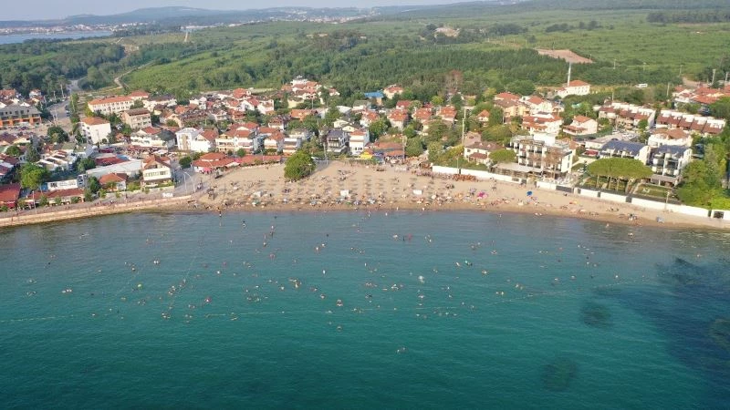 Kandıra Plajları bayram öncesi tatilcilerle doldu
