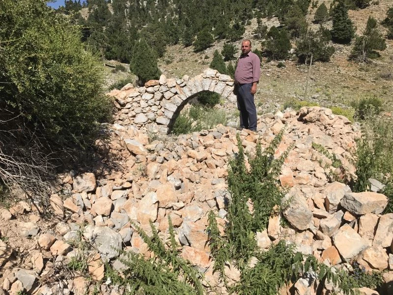  Tarihi Nodar Han ve hana ait kemerli kuyu define avcıları tarafından talan edildi
