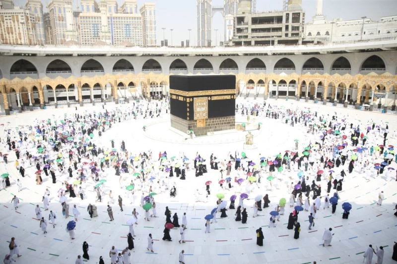 Hacı adayları, Kabe’yi tavaf etti
