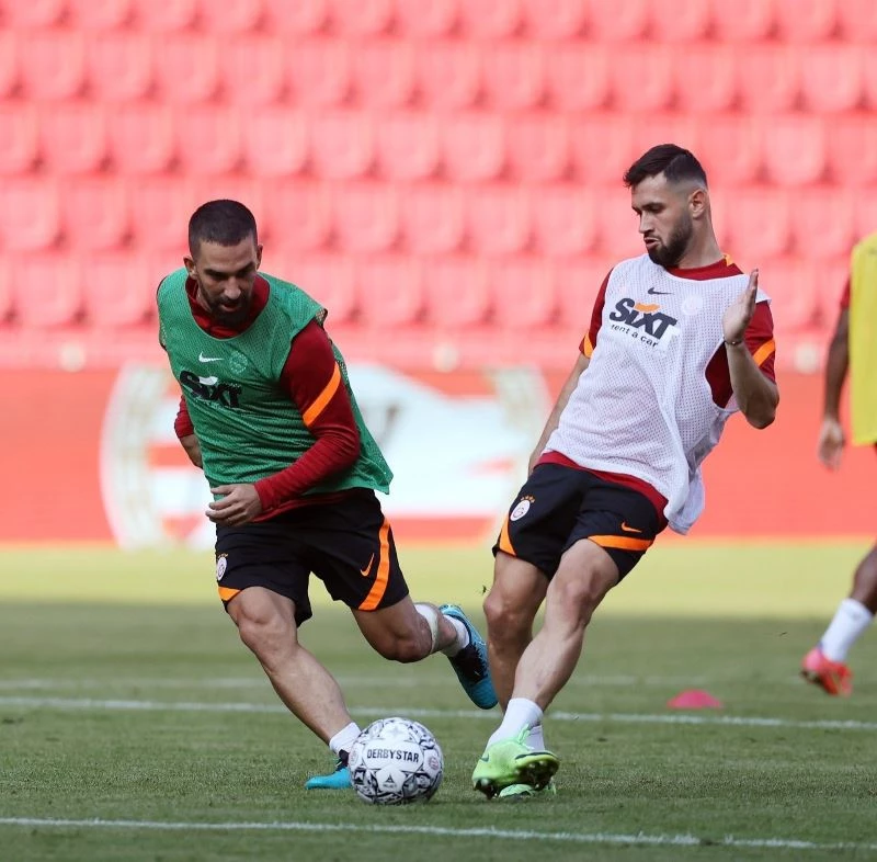 Galatasaray, PSV maçı hazırlıklarını tamamladı
