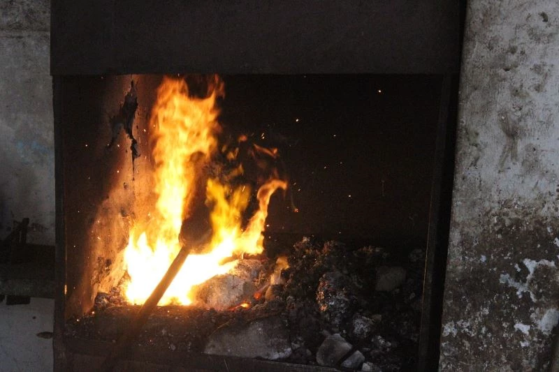 Demirci ustalarının Kurban mesaisi
