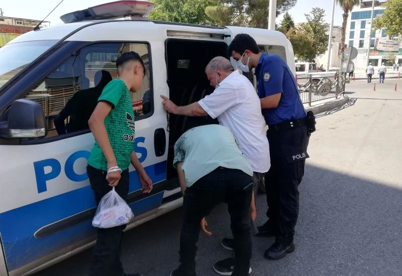 Eşinin bileziğini satarak aldığı aldığı akülü aracı bayram ziyaretinde çalındı
