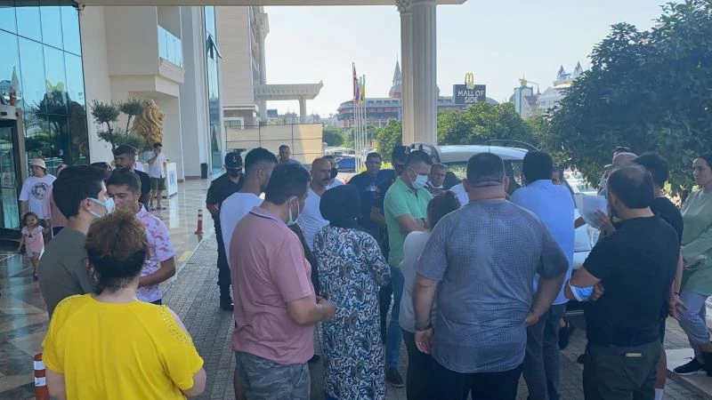 Otel ismi değişince onlarca tatilci otel önünde mağdur oldu
