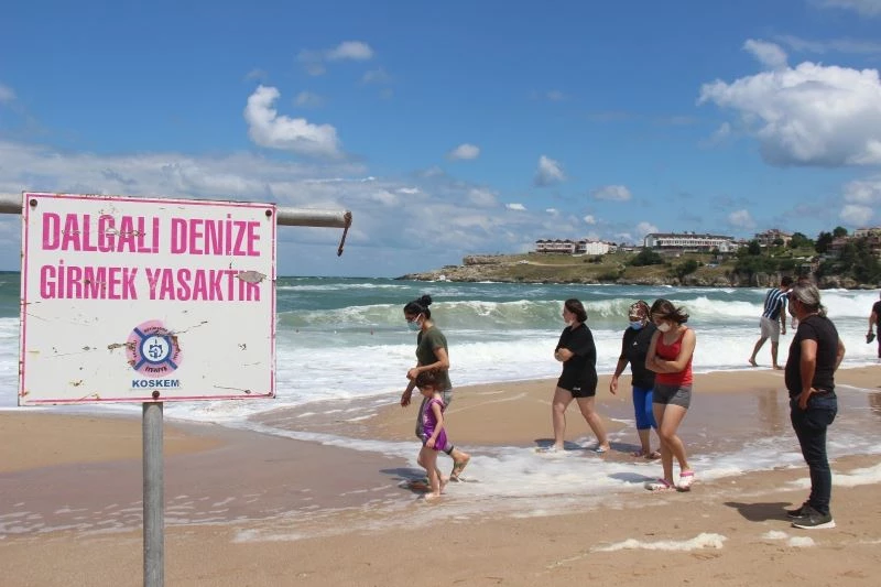 Kandıra’da denize girme yasağı 1 gün daha uzatıldı
