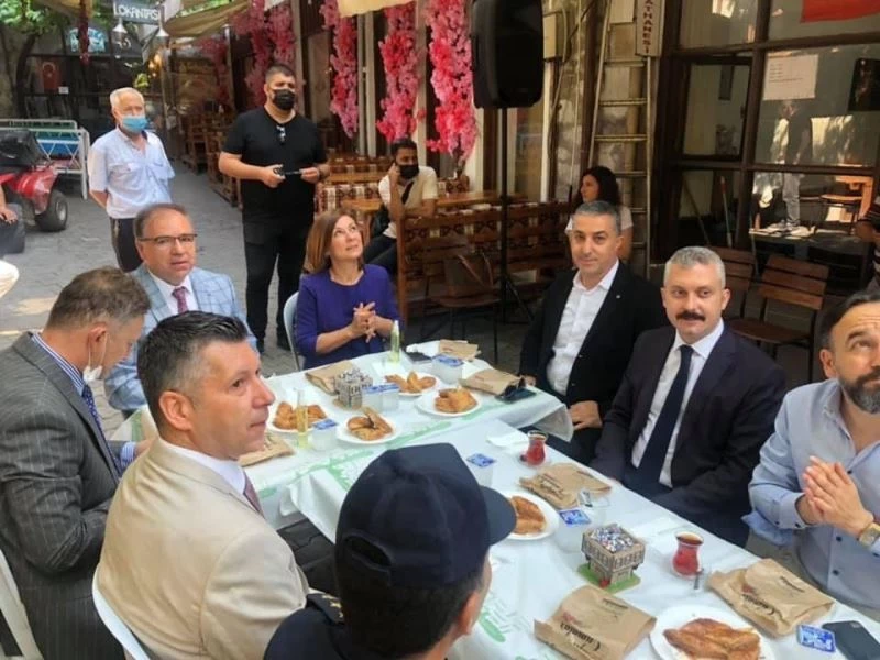 Ünal’dan flulu resme tepki
