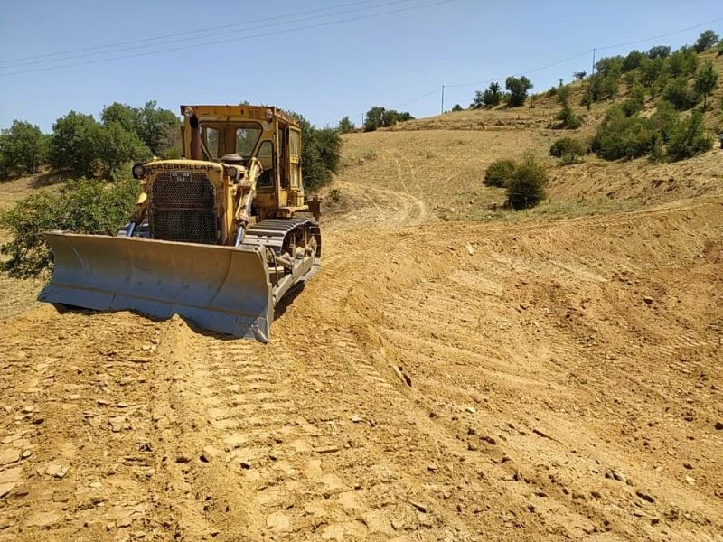 Balıbey’de Hayvan İçme Suyu Göleti temizlendi
