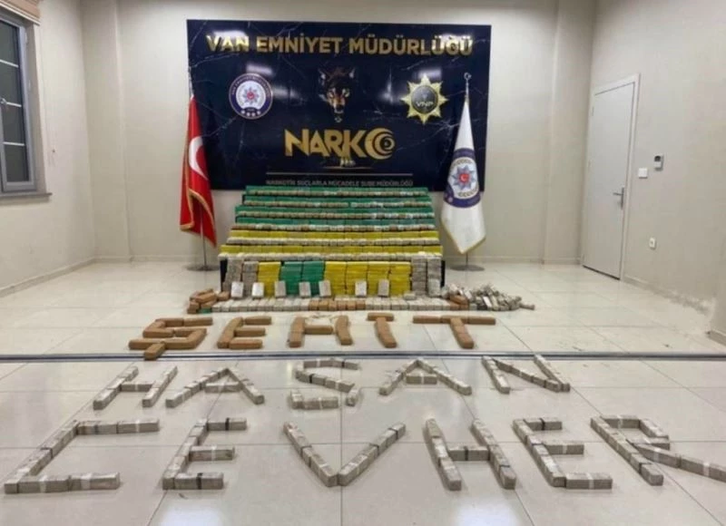 Bakan Soylu: “Hakkari’de 449 kilogram eroin ele geçirildi”
