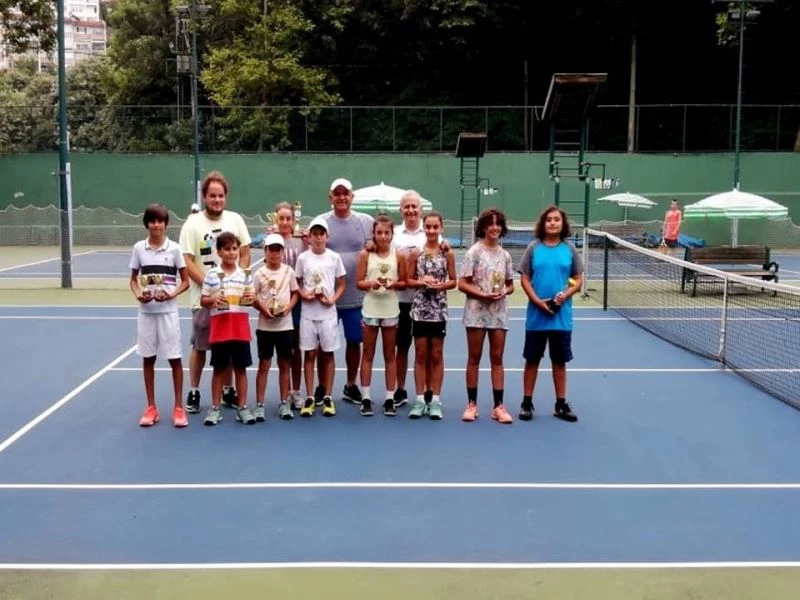 Zonguldak Tenis Deniz Spor Kulübü, 70 yılını kupalarla süslüyor
