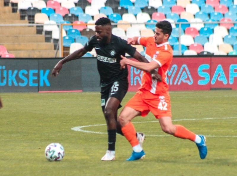 Altay, Poko ile 1 yıllık sözleşme yeniledi
