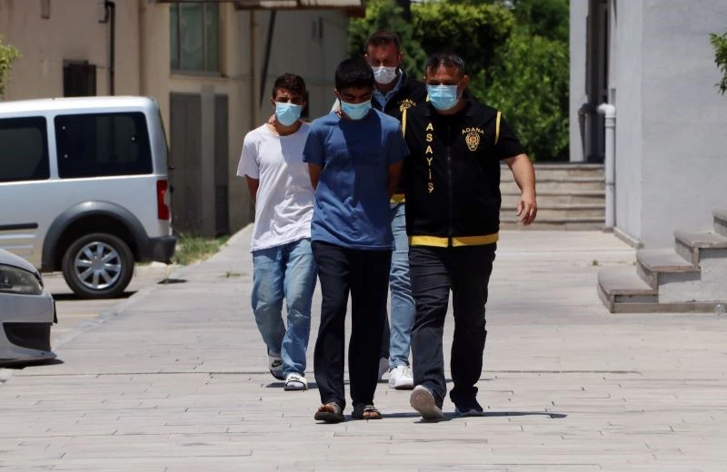 Yaşlı kadının altın kolyesini çalan 3 kardeş tutuklandı
