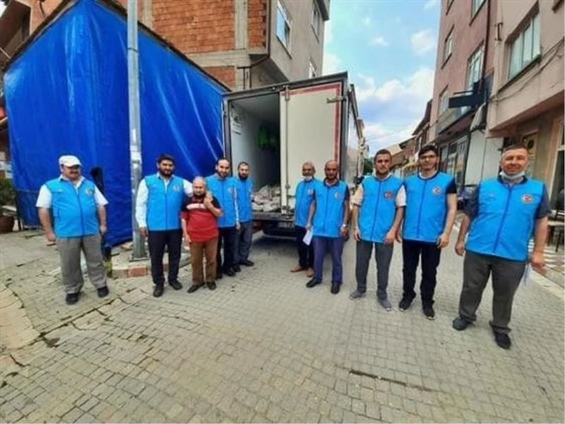 İhtiyaç sahibi 800 aileye kurban etleri ulaştırıldı
