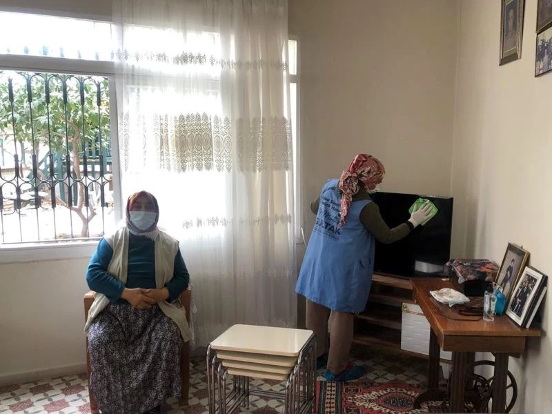 Akdeniz Belediyesi, yaşlı, engelli ve kimsesizlerin yanında olmaya devam ediyor
