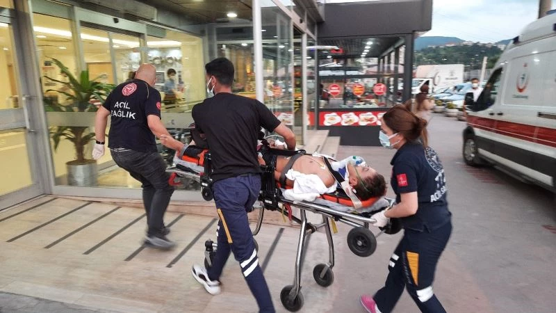 Pat pat ile motosiklet çarpıştı: 1 yaralı
