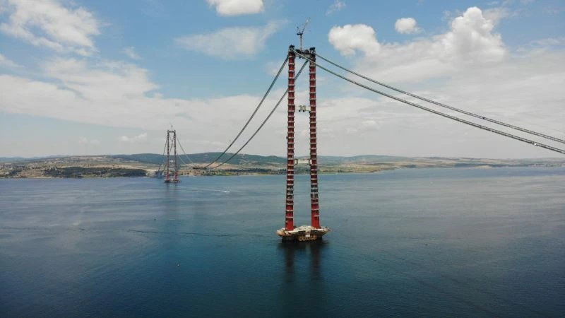 1915 Çanakkale Köprüsü’nün 3’üncü mega blok tabliye montajı başladı
