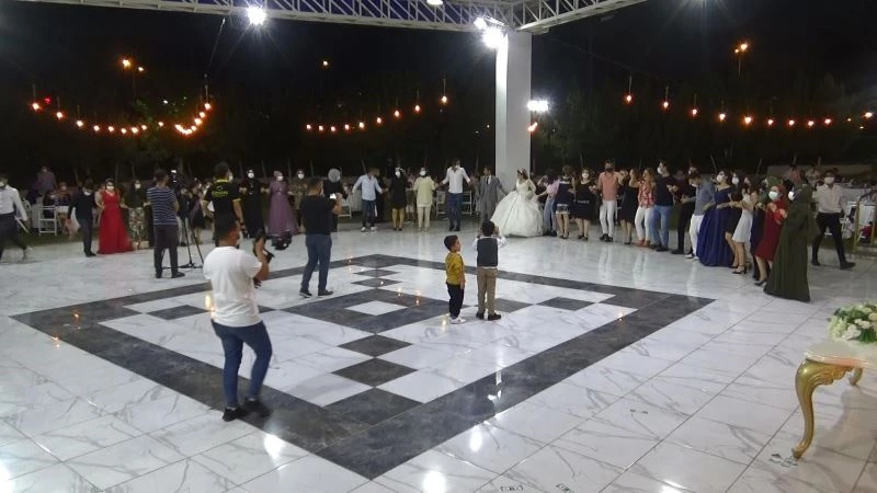 DÜSİD’den ‘aşı olmayanlar düğünlere alınmasın’ talebi
