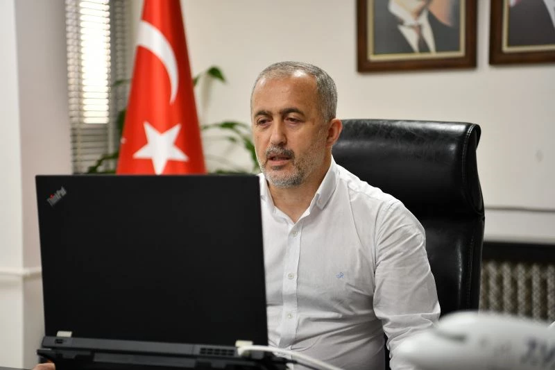 SAÜ Rektörü Prof. Dr. Fatih Savaşan:
