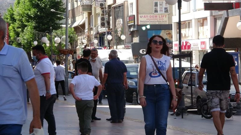 Çankırı’da maske ve mesafe kuralı unutuldu
